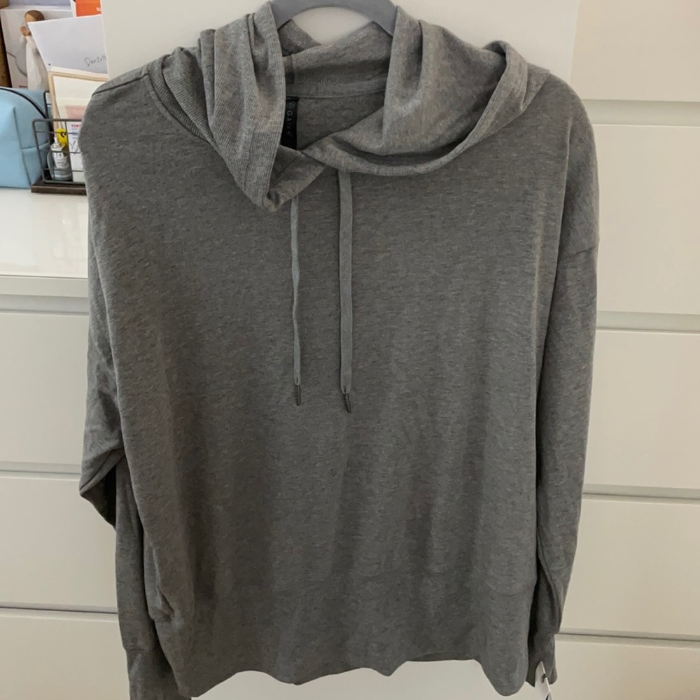 New with tags pullover